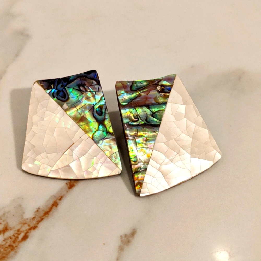 Fun vintage '80s geometric earrings